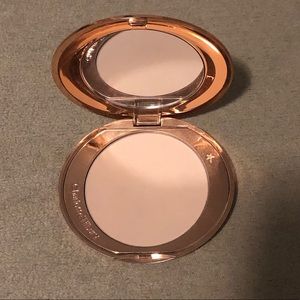 Charlotte Tilbury Airbrush Flawless Finish Powder